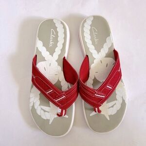 EUC Clarks sandals. Gray and red. Size 7 but can fit 6.5